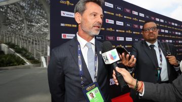 Diego Cocca conversando con la prensa tras el sorteo de la Copa Oro 2023.