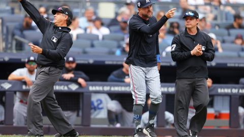 Roco Baldelli terminó expulsado del juego en el sexto inning.