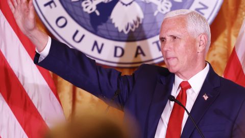 El exvicepresidente de EE. UU., Mike Pence, pronunció un discurso en la Biblioteca y Museo Presidencial Richard Nixon.