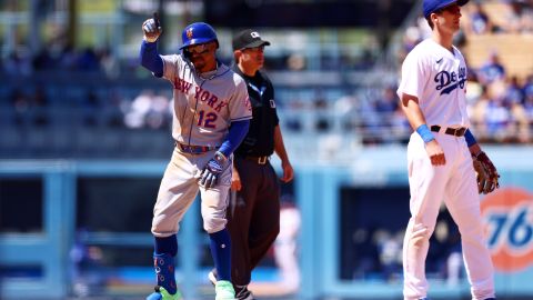 Francisco Lindor (i), figura de los Mets, en la serie frente a los Dodgers.