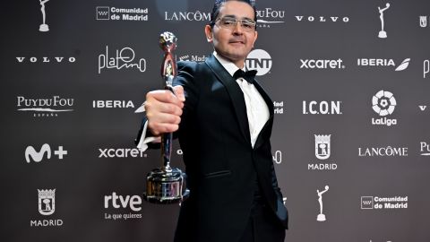 MADRID, SPAIN - APRIL 22: Mike R. Ortiz holds the Best Animated Film for the film Águila y Jaguar during Platino Awards for Ibero-American Cinema 2023 at IFEMA Palacio Municipal on April 22, 2023 in Madrid, Spain. (Photo by Juan Naharro Gimenez/Getty Images)