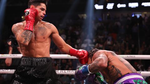 Ryan García durante su pelea contra Gervonta Davis.