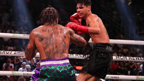 Ryan García durante su pelea contra Gervonta Davis.