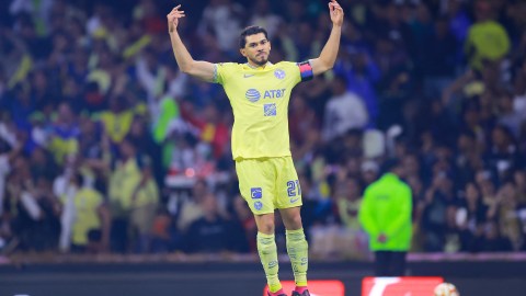 Henry Martin del América en celebración de un gol.