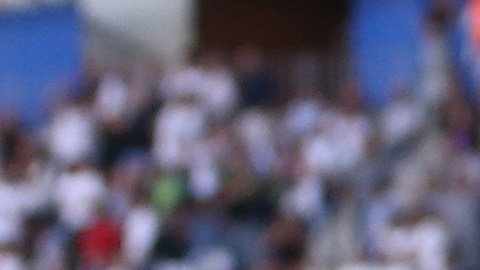 Karim Benzema durante el partido contra Almería en España.