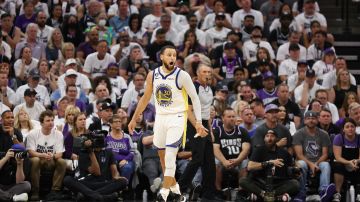 Stephen Curry en los playoffs ante Sacramento Kings.