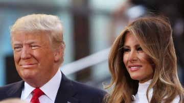 El expresidente Trump convenció a su esposa, Melania, de apoyarlo tras acusaciones criminales en Nueva York.