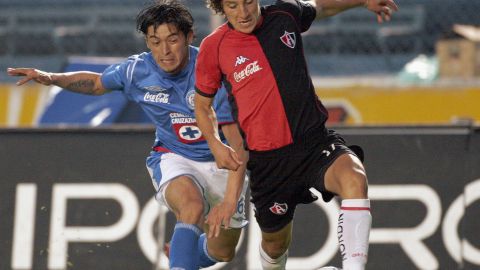 Guardado jugó con el Club Atlas desde 2004 hasta 2007.