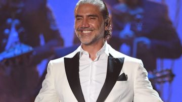 Alejandro Fernández  vivió un bochornoso momento en un concierto en Texcoco, México.
