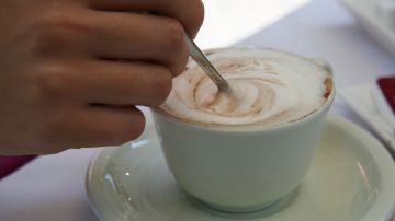 Con ADN de la taza de café descubren a autor de agresiones sexuales de hace décadas en campos golf de Michigan y Pensilvania