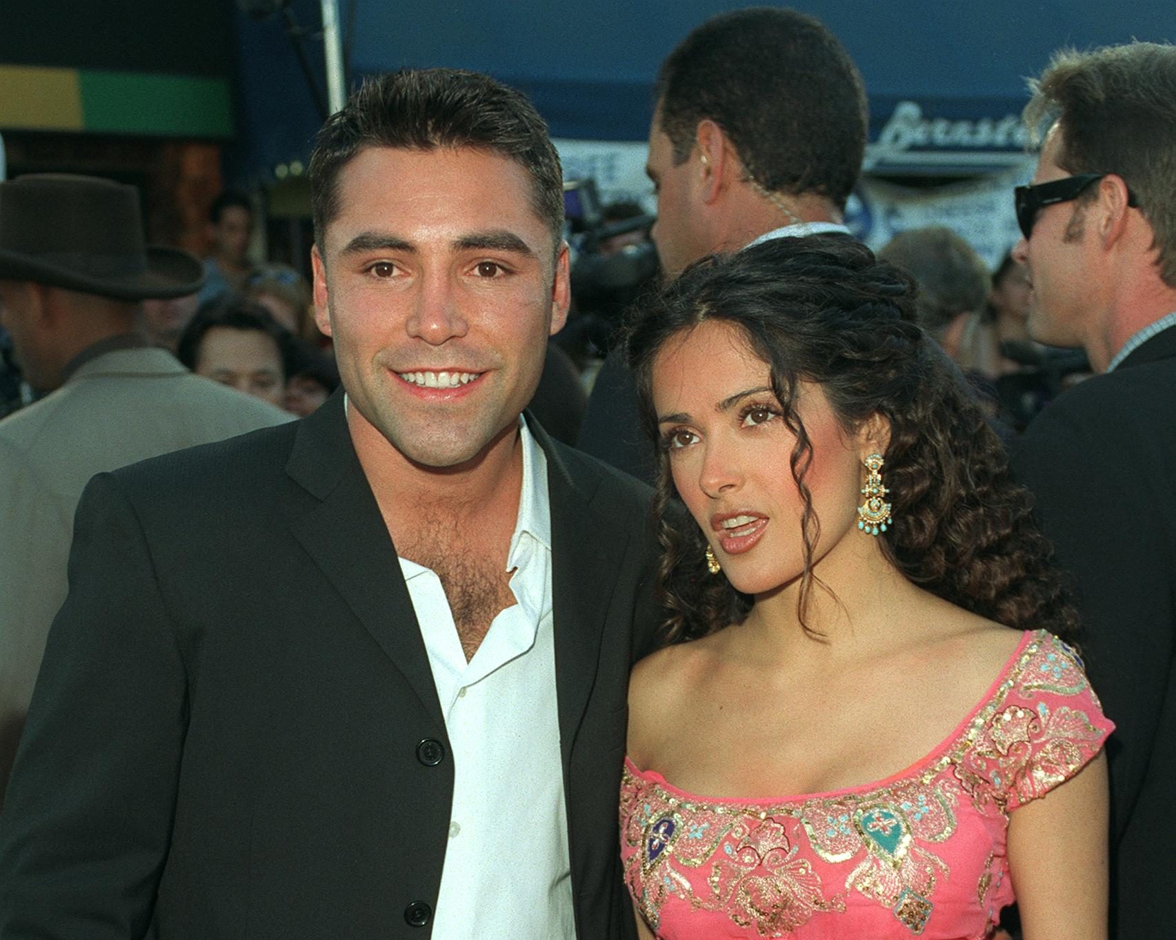 Óscar de la Hoya se desconcentró en plena pelea por la belleza de Jennifer  López y Salma Hayek - La Opinión