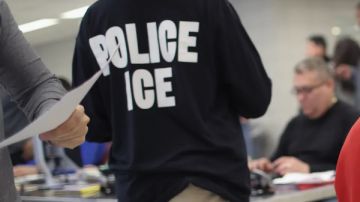 ICE afirma que realiza una investigación de la muerte del inmigrante.