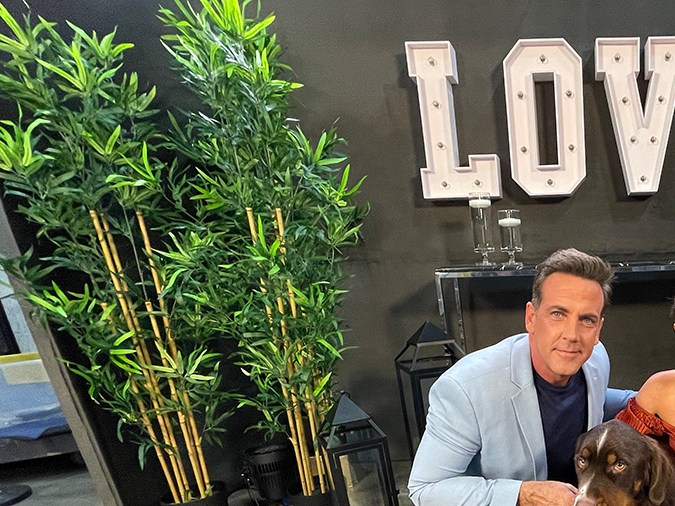 Carlos Ponce y Karina Banda adoptaron a Amor en Turquía.