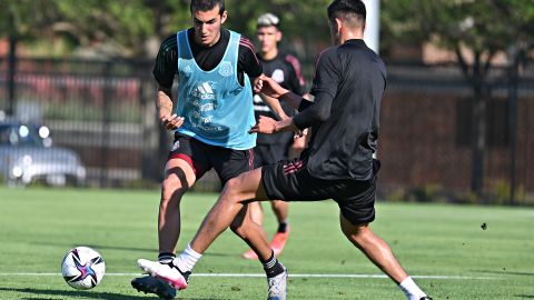 Diego Abreu con las inferiores de la Selección Mexicana.