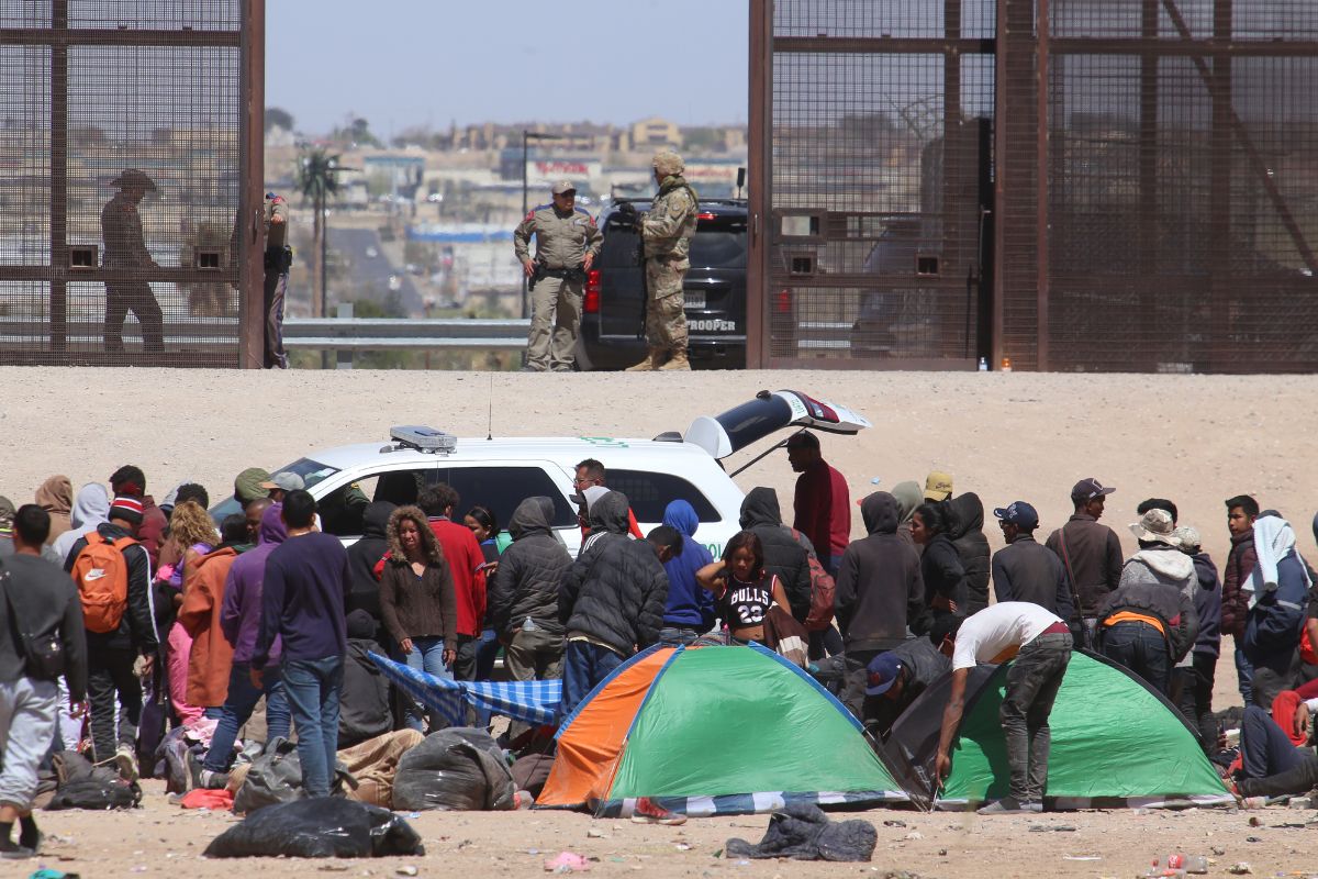 Más de 600 inmigrantes llegaron a la frontera tras falso rumor de asilo político en EE.UU.