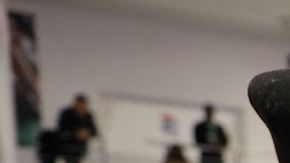 El martes salió a la luz un vídeo en el que se ve al presidente francés, Emmanuel Macron, cantando una canción tradicional en la calle. / Foto: AFP/Getty Images