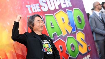 El productor y diseñador de videojuegos japonés Shigeru Miyamoto asiste a la proyección especial de Universal "The Super Mario Bros. Movie" en el Regal LA Live de Los Ángeles. / Foto: AFP/Getty Images
