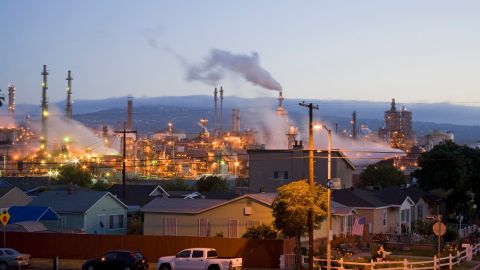 Se están realizando grandes iniciativas para reducir la contaminación.