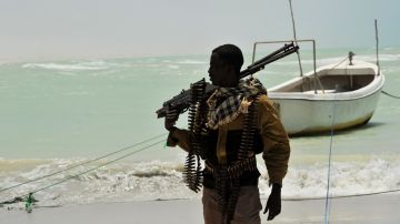 Se sospecha que otro buque fue usado para apoyar el abordaje de los piratas africanos a la embarcación de origen chino. / Foto: AFP/Getty Images