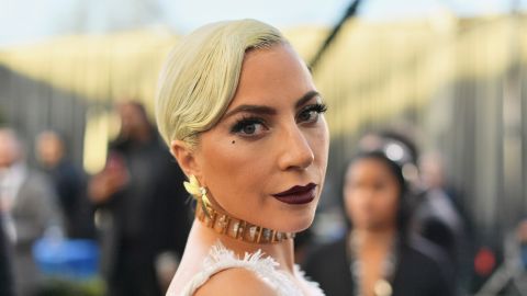 Durante ese encuentro, el líder religioso tibetano respondió a las preguntas que Gaga eligió en las redes sociales. / Foto: Getty Images