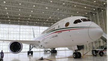 AMLO anuncia posible acuerdo de venta de polémico avión presidencial TP-01