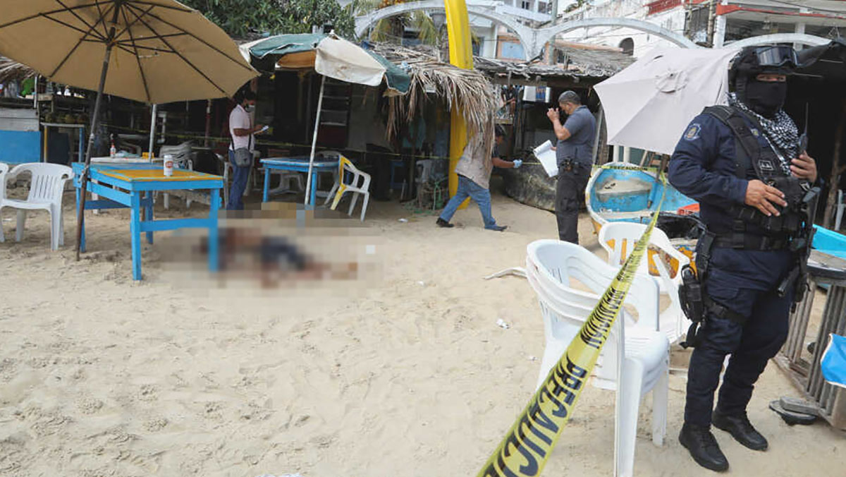 Video: Turistas Vivieron Momentos De Terror En Playa De Acapulco Por ...