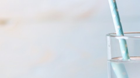 5 beneficios del agua de coco que debes incluir en tu dieta