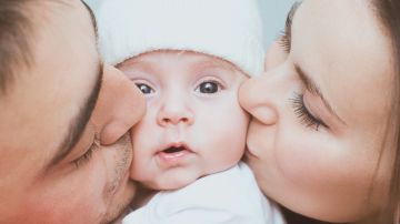 Cuáles son las consecuencias no saludables de besar a los bebés en la boca
