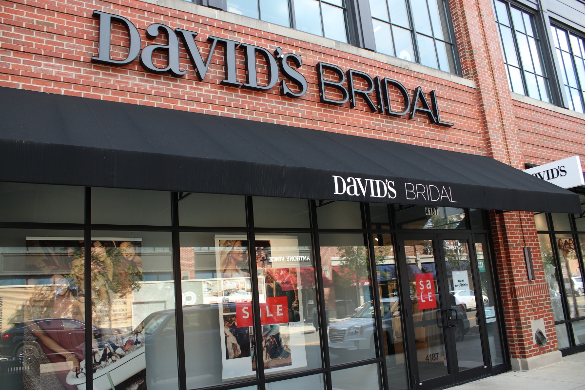 De acuerdo con los analistas, la marca David’s Bridal estaría preparando una bancarrota o venta, tras el anuncio del despido de más de 9,000 trabajadores.