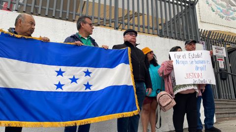 La Red Migrante Centroamericana organizó una manifestación y una vigilia en honor a los 39 migrantes que murieron en Ciudad Juárez.