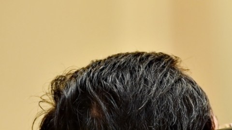 Audífonos pueden proteger contra un mayor riesgo de demencia asociado con la pérdida auditiva