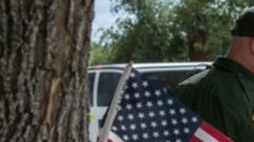Las autoridades de EE.UU. quieren evitar la acumulación de migrantes en las fronteras.