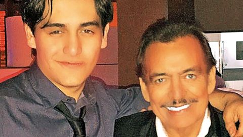 Julián Figueroa y su papá, Joan Sebastian.