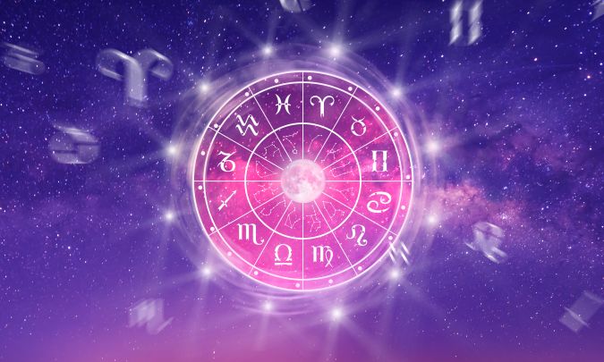 La luna llena de abril, conocida como Luna Rosa, afectará a todos los signos.