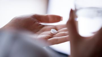 Mifepristona: qué debemos saber sobre la pastilla abortiva que fue restringida en EE. UU.