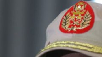 El general Mohamed Hamdan Dagalo (izq) y el general Abdel Fattah al Burhan encabezan poderosas fuerzas rivales.