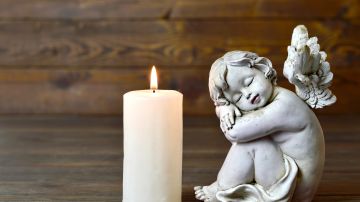 Velas Votiva Candle Factory - El principal significado de las velas blancas  es la pureza. 🕯 Encender una 𝕧𝕖𝕝𝕒 𝕓𝕝𝕒𝕟𝕔𝕒 ayuda a acercarte con  Dios, los Ángeles y Arcángeles, o los seres