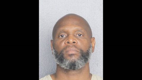 Acusan a un detective de Florida de falsificar registros de casos de delitos sexuales