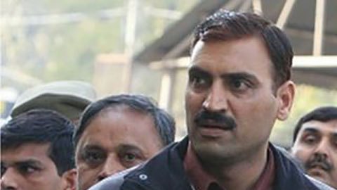 Quién era Atiq Ahmed, el gánster-político de India asesinado durante un directo para televisión