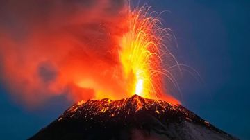 Erupción del Popocatépetl: las espectaculares imágenes del volcán que tiene en alerta a México