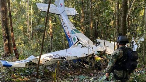 "Soy su abuelita Fátima. Tienen que estar quietos": el conmovedor mensaje que se utiliza en la búsqueda de los 4 niños desaparecidos en la selva colombiana