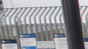 Migrantes que buscan asilo en EE.UU. acampan en cruce fronterizo en Tijuana