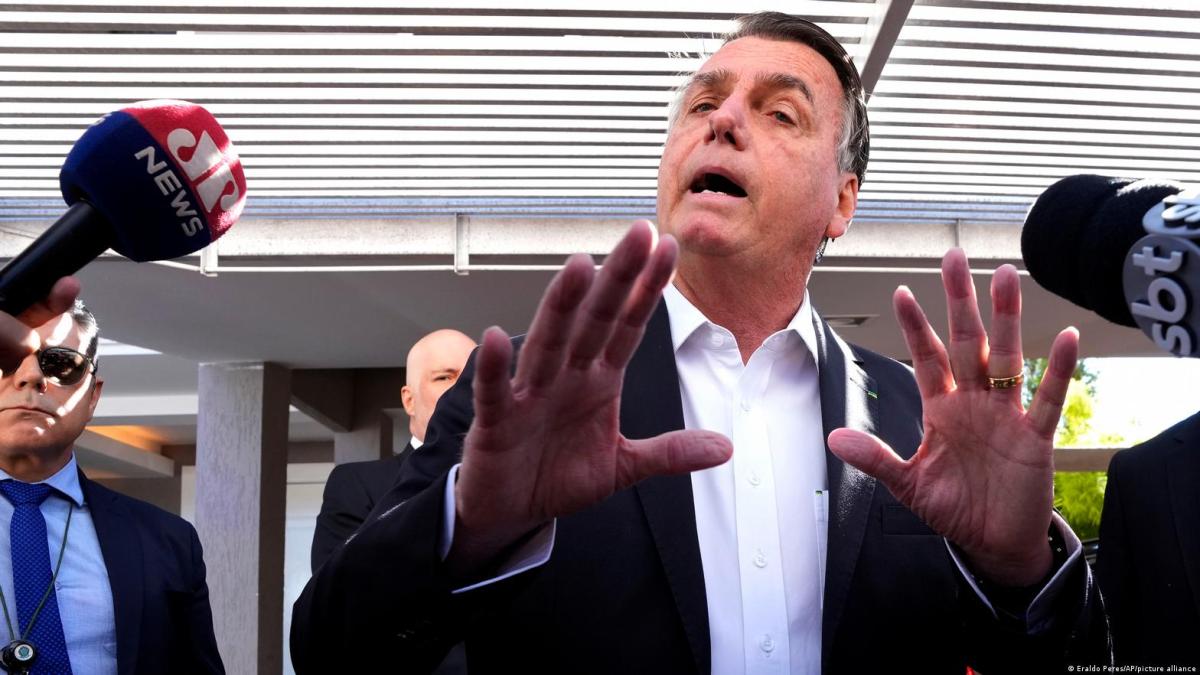 Allanan casa de Jair Bolsonaro por presunta falsificación de carnet de ...
