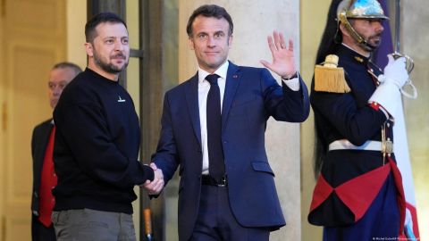 Francia equipará batallones ucranianos con vehículos blindados y tanques ligeros