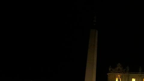Un hombre irrumpe con un carro en el Vaticano y es detenido