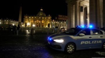 Un hombre irrumpe con un carro en el Vaticano y es detenido