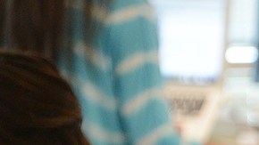 Brecha salarial entre hombres y mujeres empieza en la búsqueda de empleo