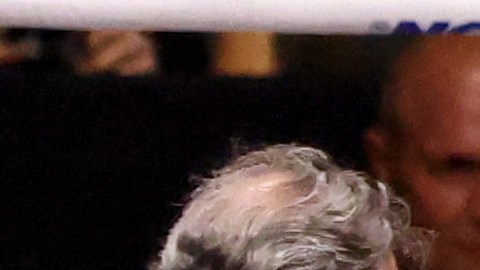 Canelo Álvarez se impuso a John Ryder.