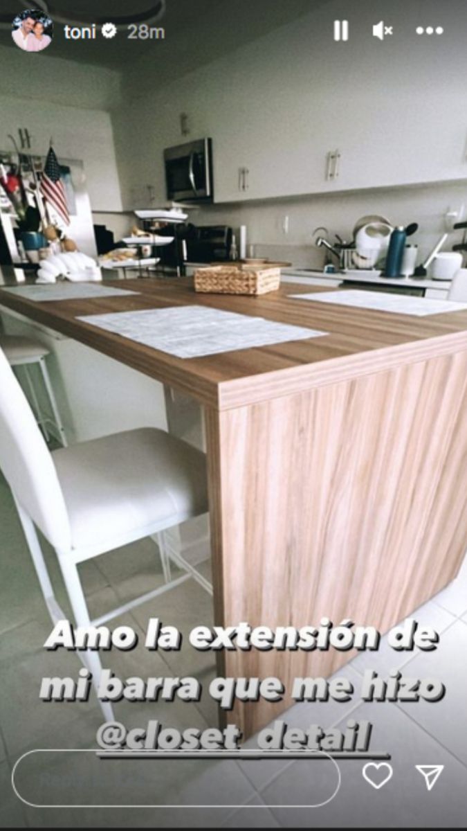 Toni Costa le hizo una drástica transformación a su cocina.