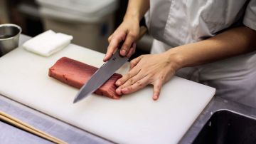 El producto de pescado mero está listo para cocinar después de la impresión. / Foto: AFP/Getty Images